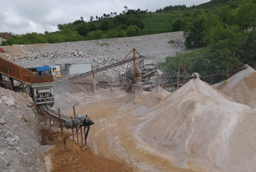 貴州時產180-250噸石灰石移動破碎生產線